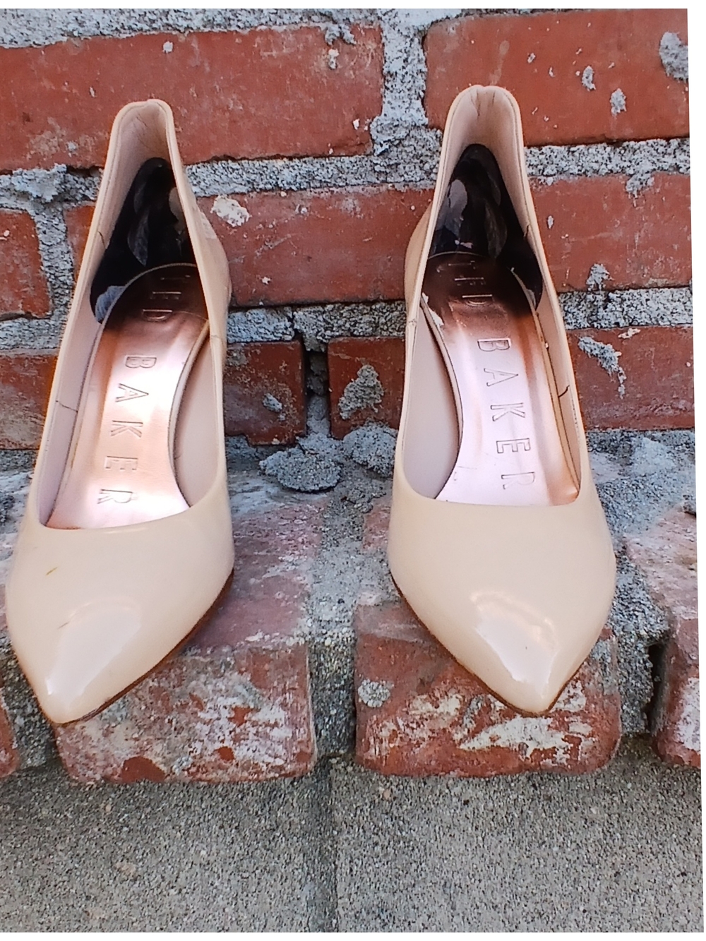 Ted Baker Nude Patent Pointed Toe Heels Size 391/2 US Size 8.5
